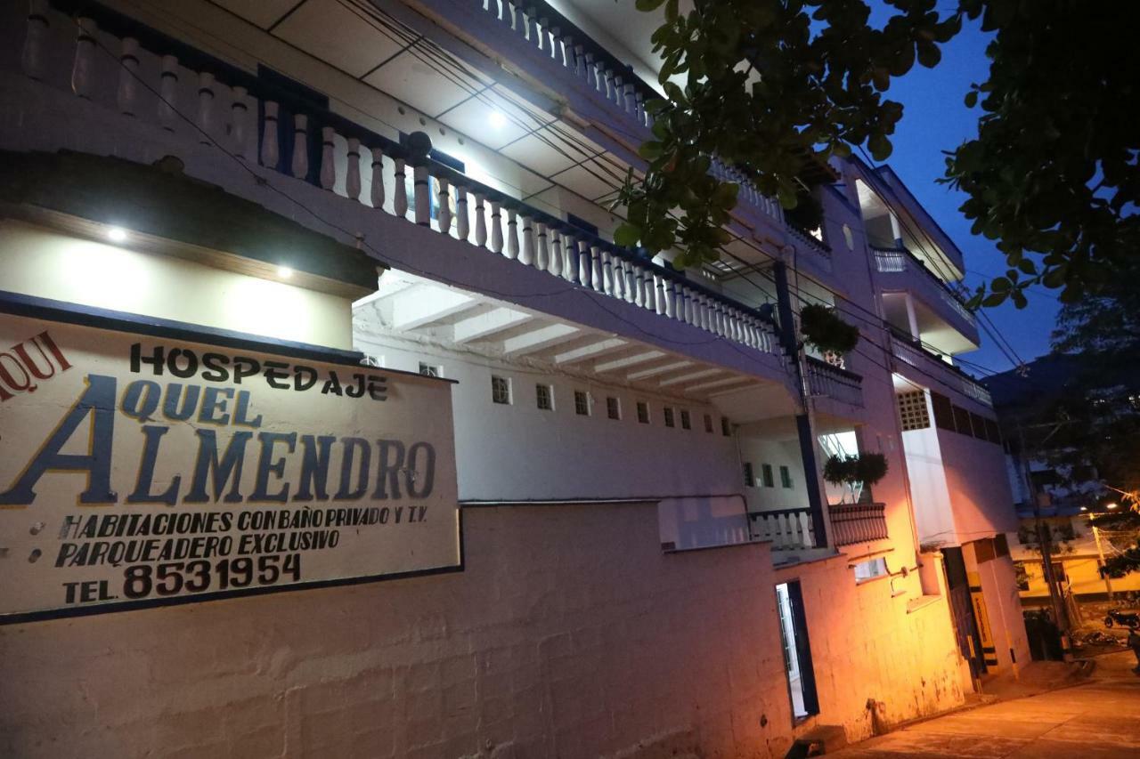 Hospedaje Aquel Almendro Hotel Santa Fe de Antioquia Luaran gambar